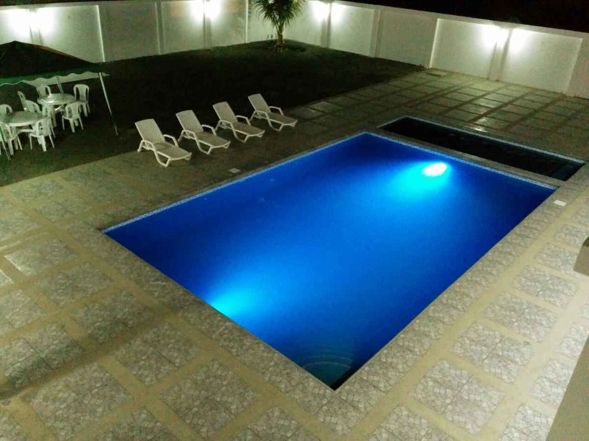 Manta Airport Hotel Exteriör bild